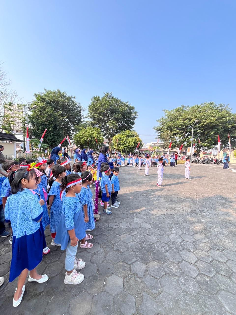 Semarak HUT Kemerdekaan RI, Anak TK Rumahku Tumbuh Menjadi Petugas Upacara dalam Rangka Memperingati Kemerdekaan